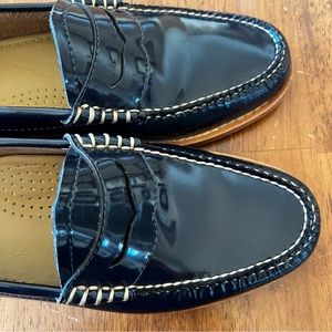 Size 8.5 GH Bass Weejuns Navy Glossy Loafers
